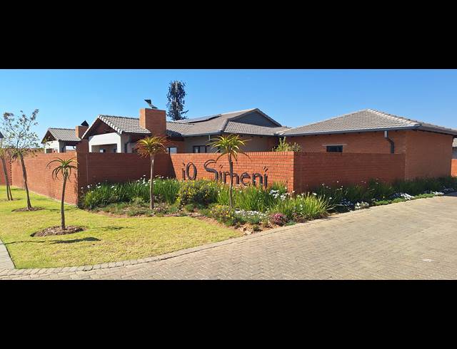 3 BEDROOM SIMPLEX FOR SALE IN SIX FOUNTAINS RESIDENTIAL ESTATE